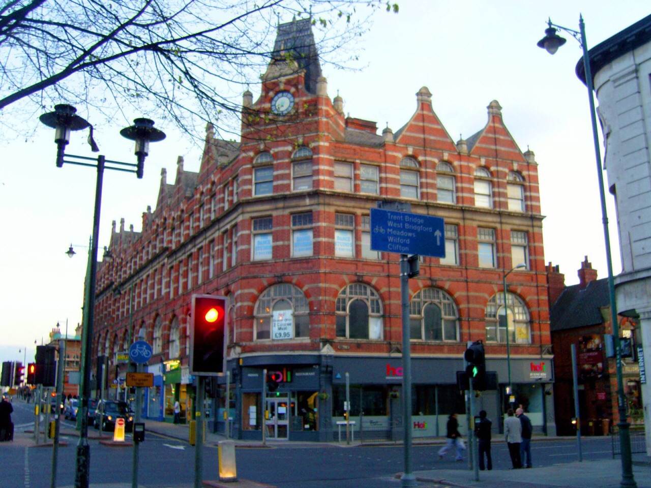 诺丁汉森林主场迎战托特纳姆热刺 英超焦点战直播呈现