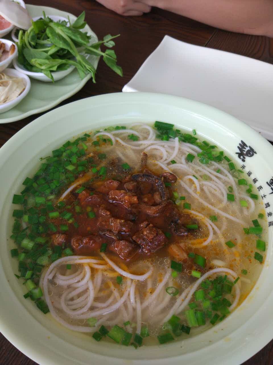 2021开远杨氏碧鲜居土鸡米线美食餐厅,他家的过桥米线,好实在一大.