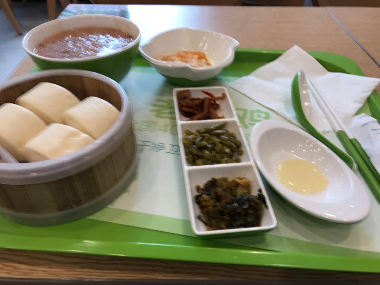 【携程美食林】武汉老乡鸡(武汉保利中央公馆店)餐馆,这边的早餐味道