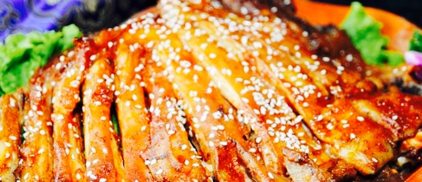 老西域馕坑烤羊