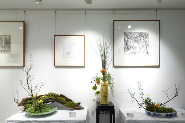 德信官方网站临商银行宁波慈溪支行温情开展“以花传情 共话财富”母亲节主题活动