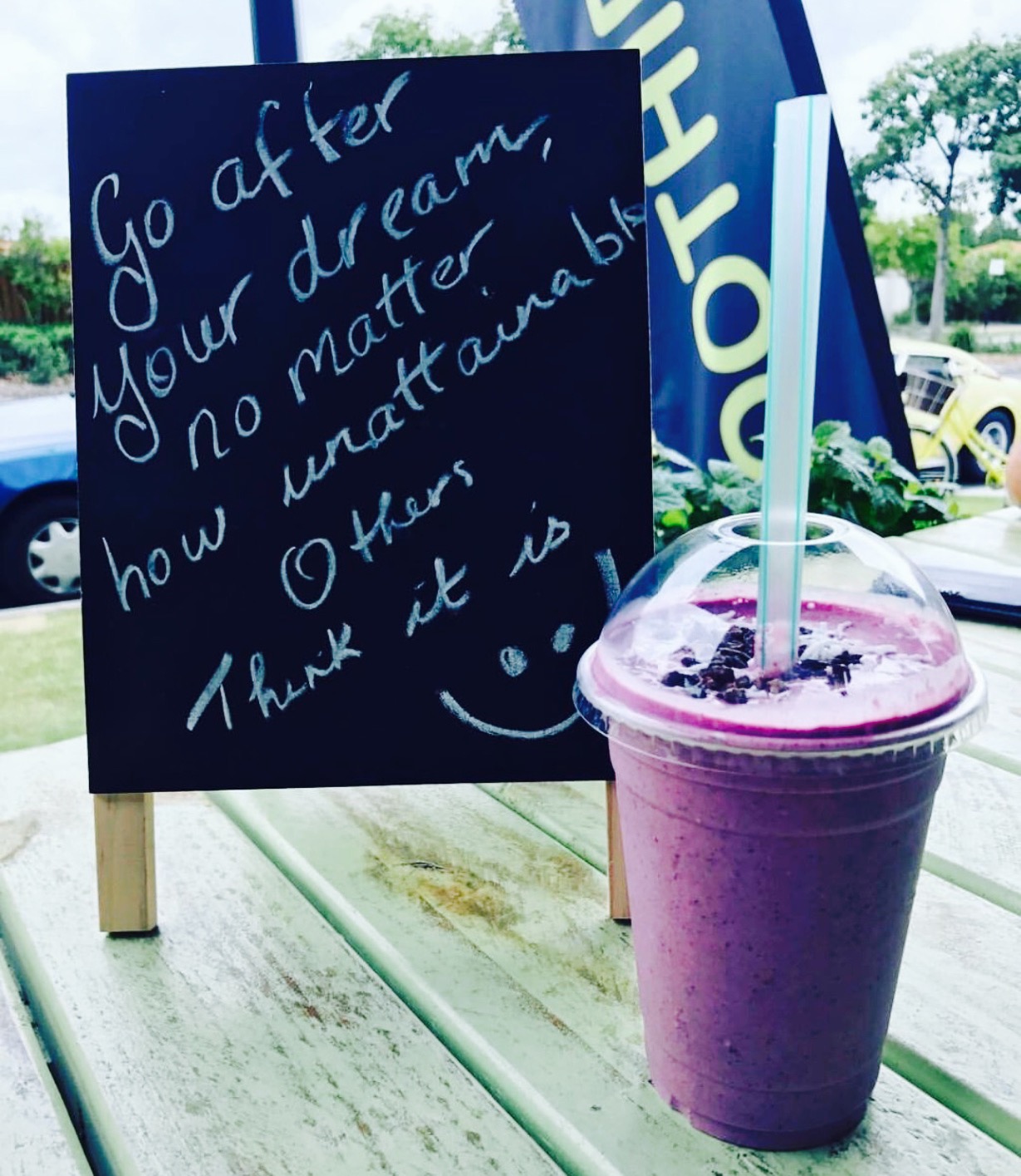 cupped up smoothie & juice bar 直线距离404m