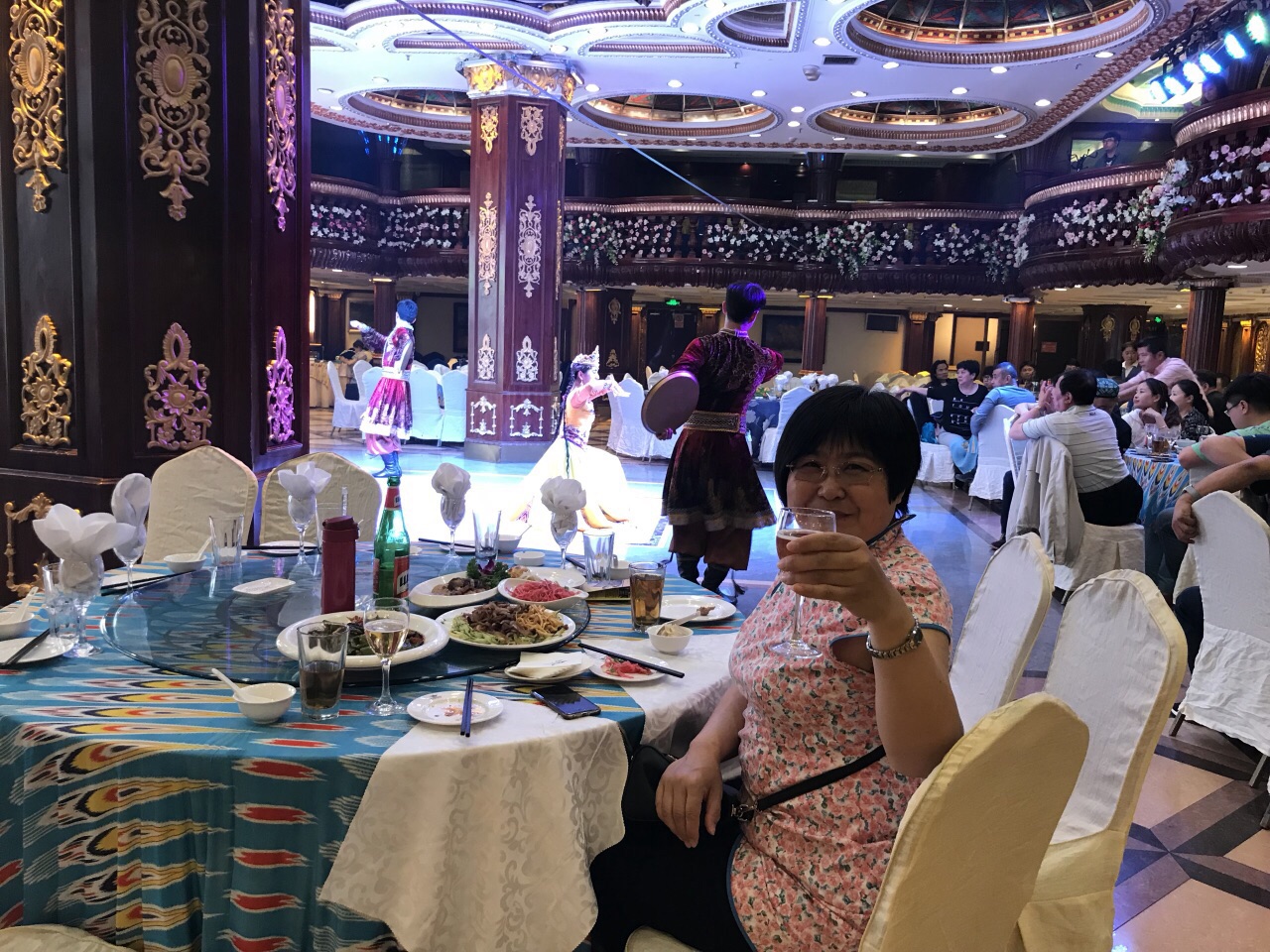突玛丽斯美食物城