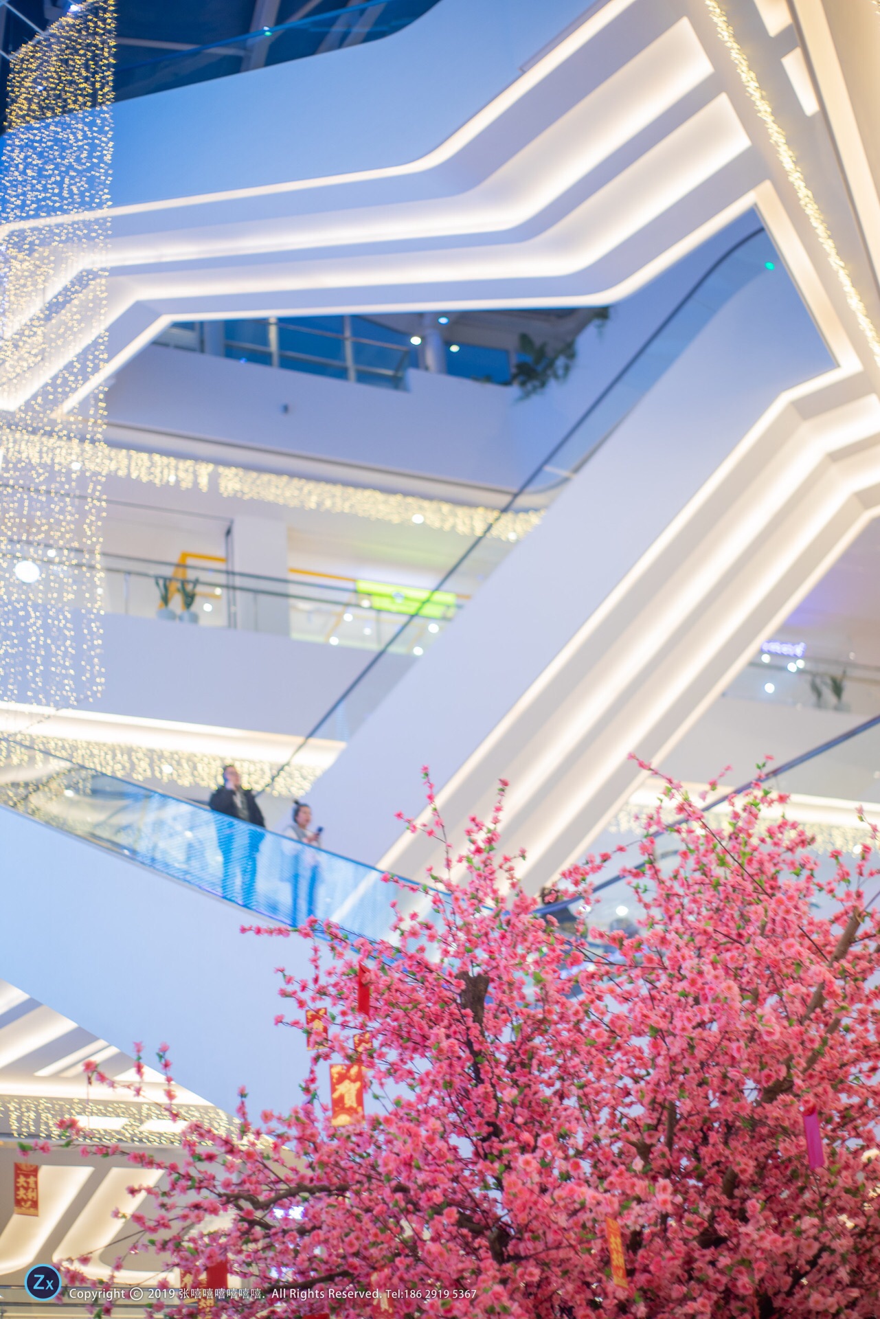 【携程攻略】景点,距离吉祥村地铁最方便的商城,外观设计很羊蛋,可惜