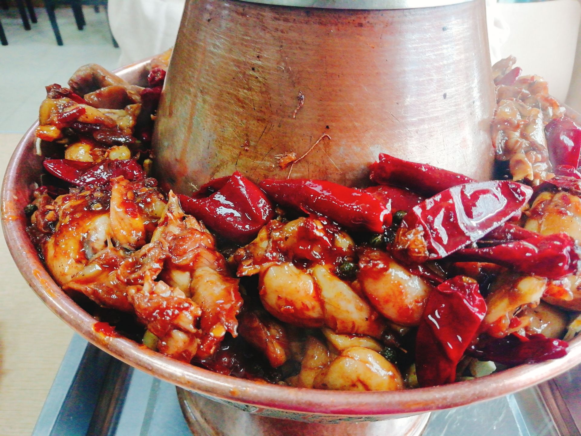 青岛铜锅上吃鸡攻略,铜锅上吃鸡特色菜推荐/菜单/人均消费/电话/地址