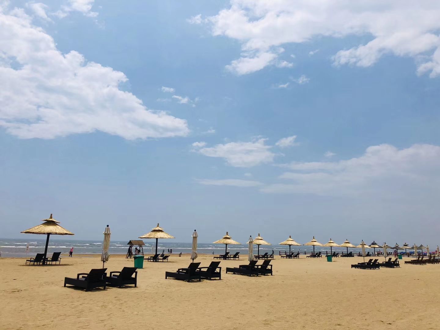 华贸蔚蓝海岸休闲海滩