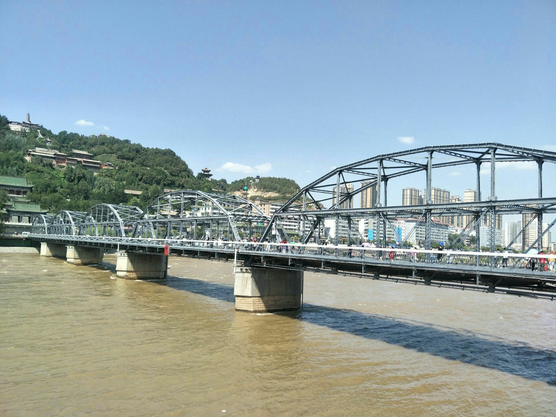 洋人修建的万里黄河第一桥，耗银30万两至今超百年，依然气势雄浑_兰州