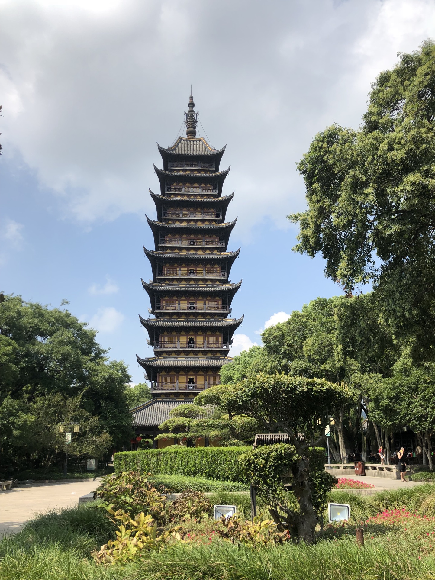 抖落岁月风尘,看一段姑苏城外的风景名胜,常熟的这座地标性建筑,有着