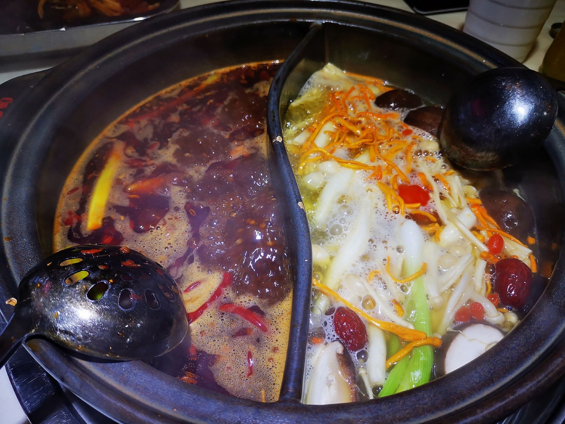 旺巴蜀小郡肝火锅串串香(中华城店)