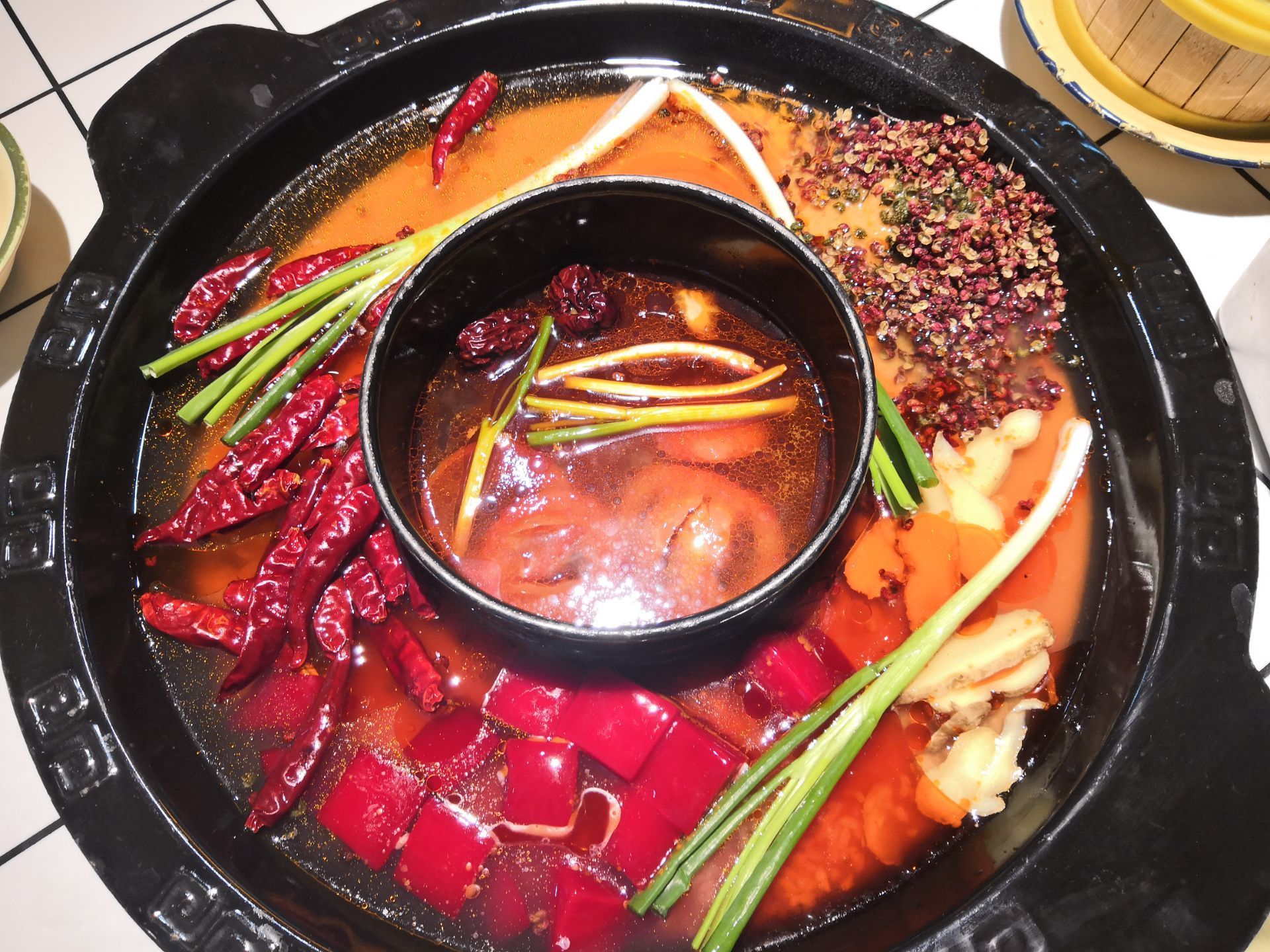 卤力拼卤味火锅(建设路总店)