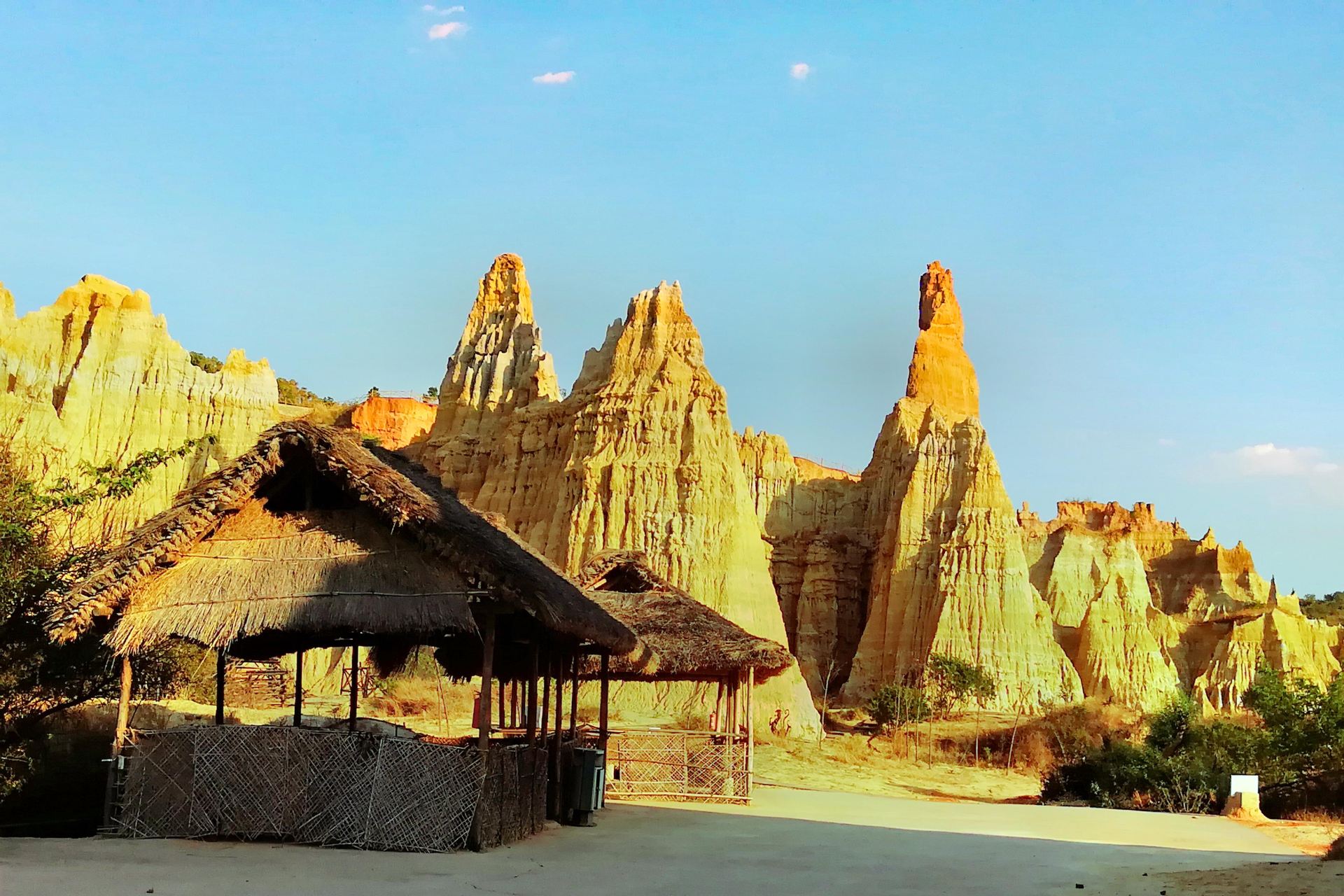 咪依鲁风景区 共 1 张 咪依鲁风景区 暂无评分 景点地址 云南省大姚县