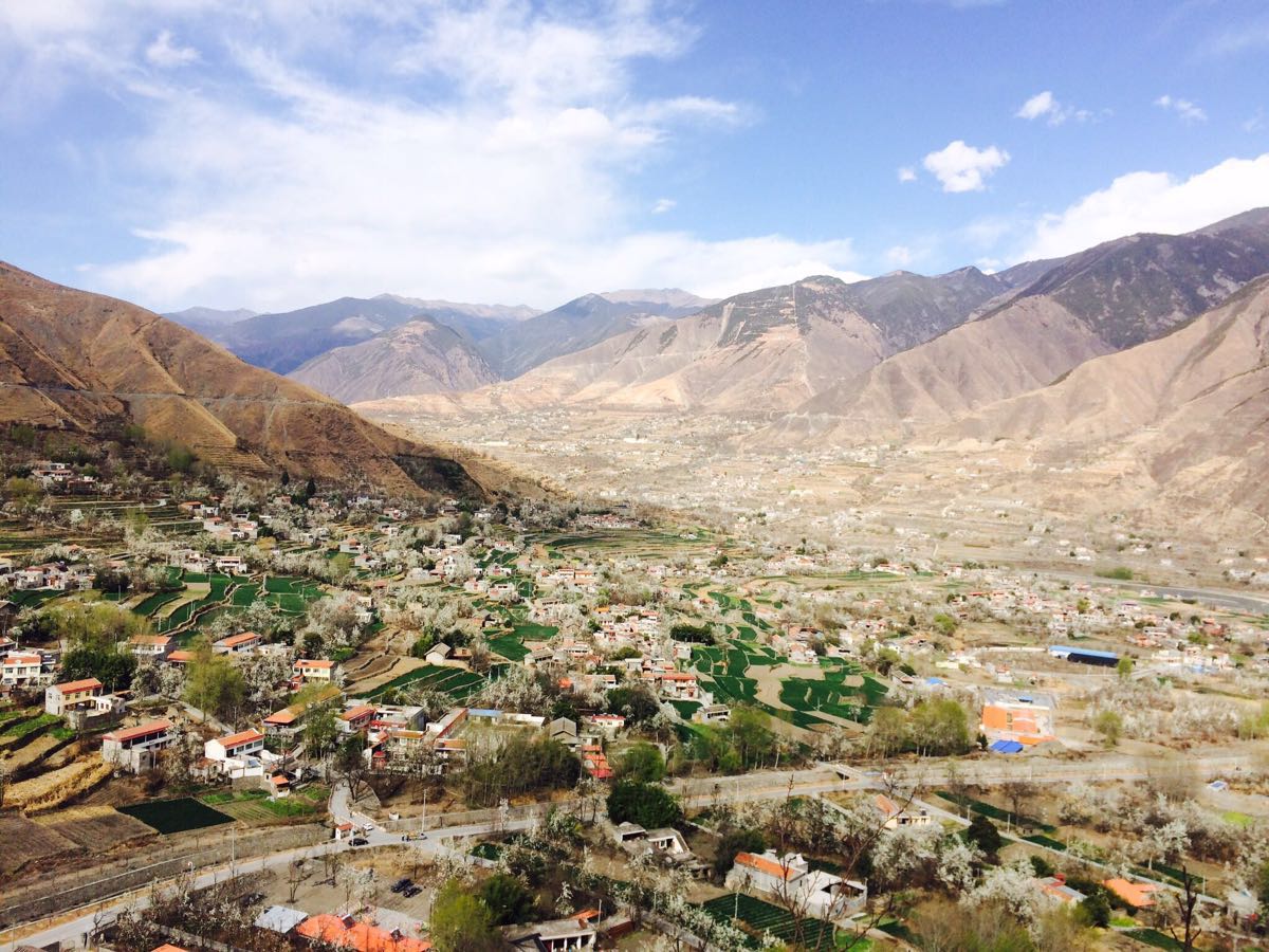 2022金川县游玩攻略,三月的金川梨花,在梨花下露. 【去哪儿攻略】