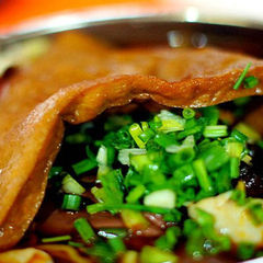 贵阳哪里有美食一条街,白天哪里最热闹!