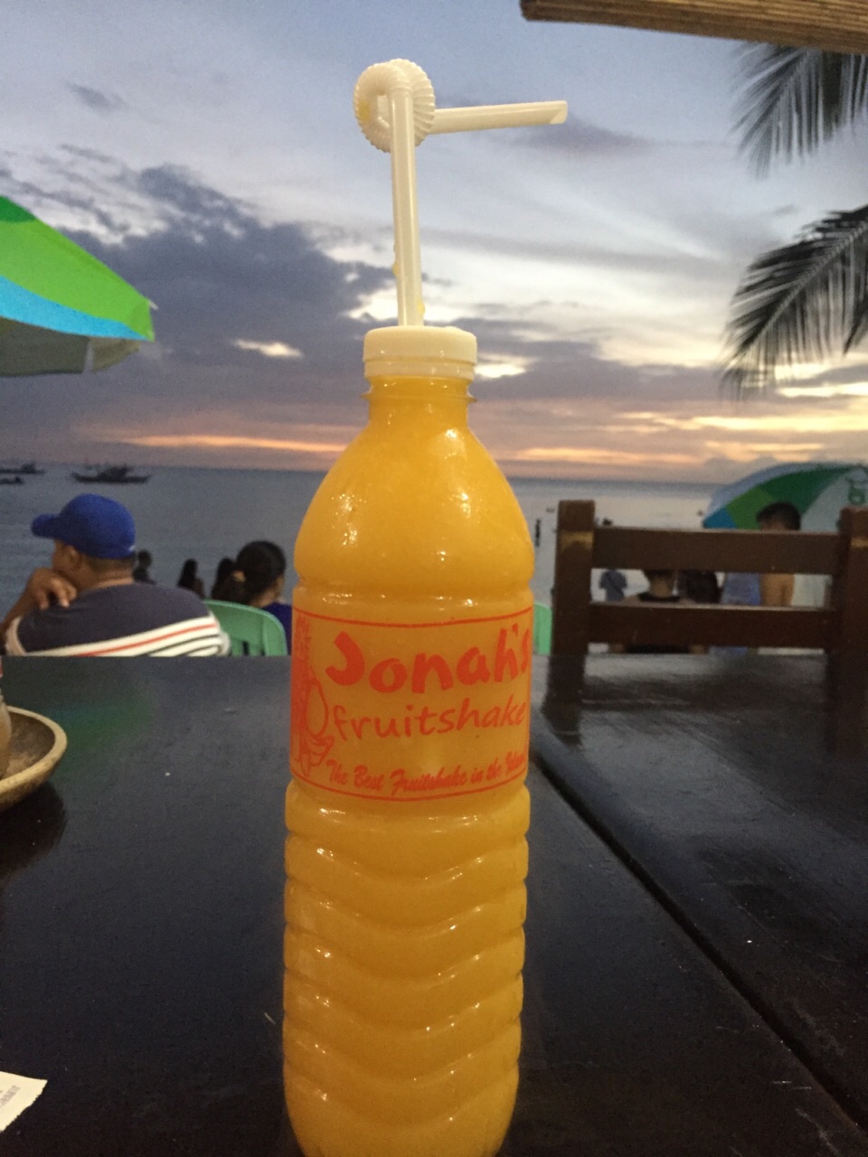 jonahs fruit shake & snack bar