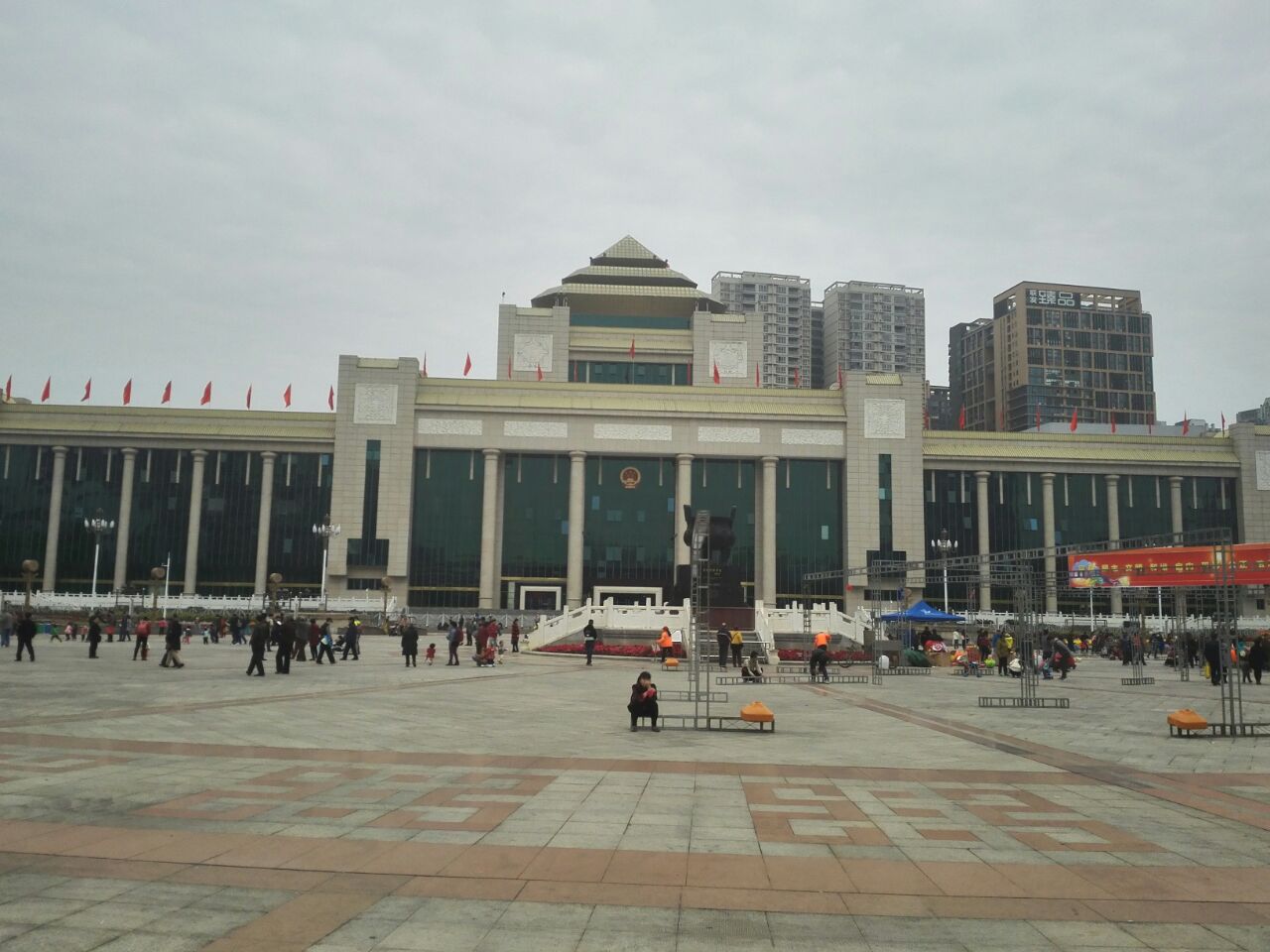 【携程攻略】南宁民族广场景点,南宁市的最为著名的广场，广场北面为广西人民大会堂，东面为广西艺术…