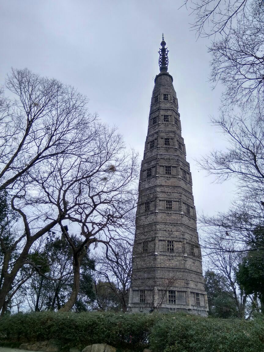 携程攻略】杭州保俶塔景点,保叔塔在宝石山上