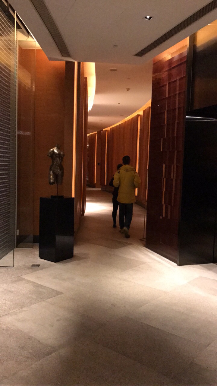 【携程美食林】上海唐阁餐馆,地段很好诶,就在新天地的朗廷酒店楼上.