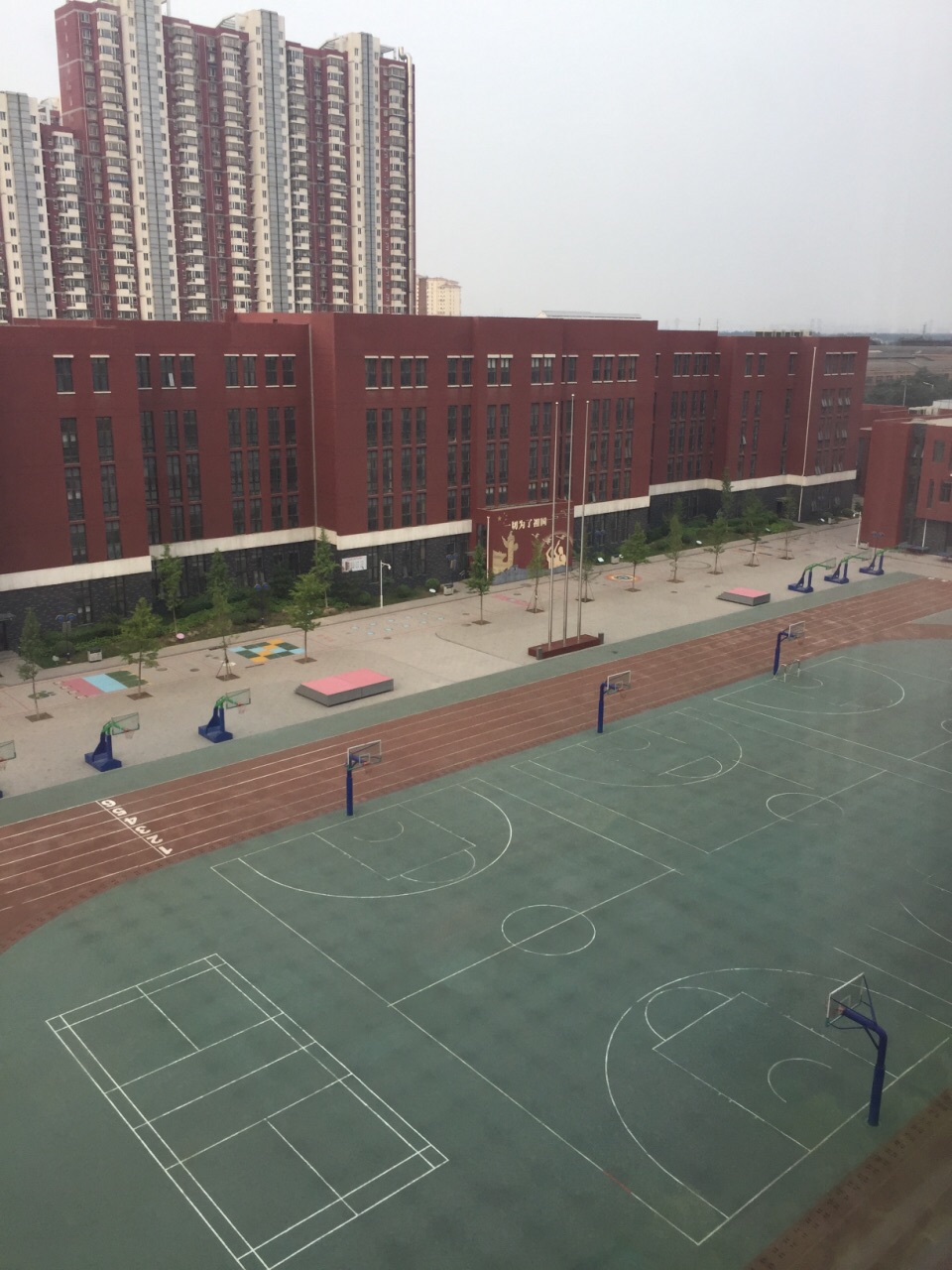 北京潞河中学燕郊校区图片