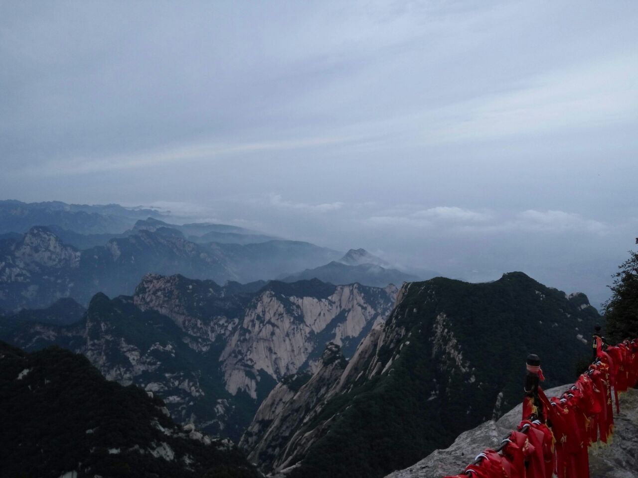 西峰是華山景區中景色最好的一個峰. 2017-07-06有用 ( 0)