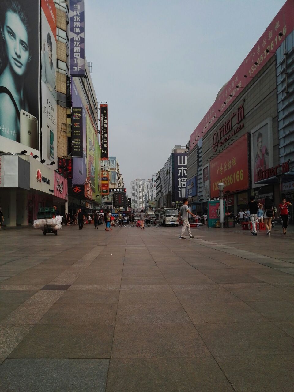 青岛台东步行街照片图片