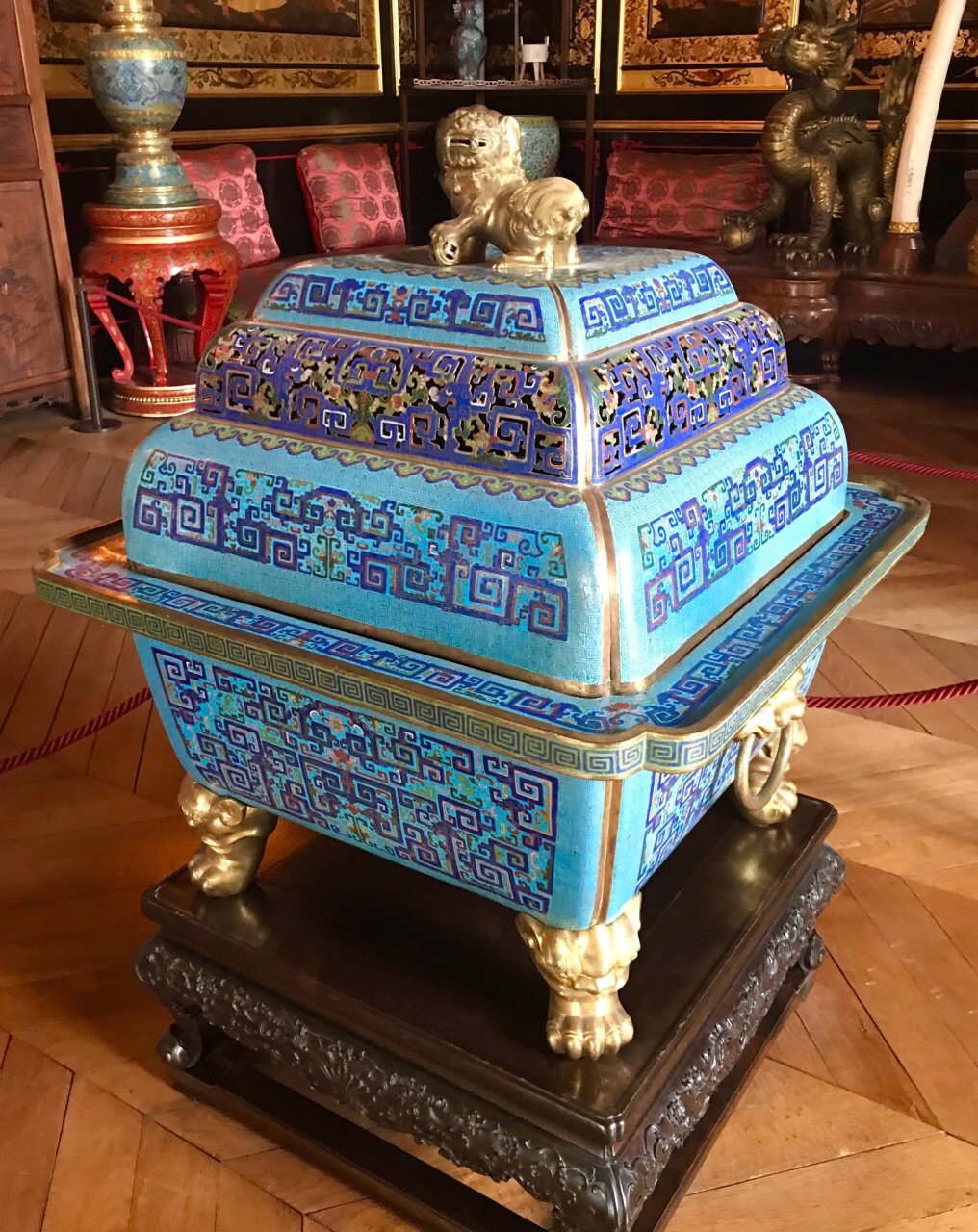   多么美丽而又诗情画意的名字～对中国人来说,枫丹白露宫