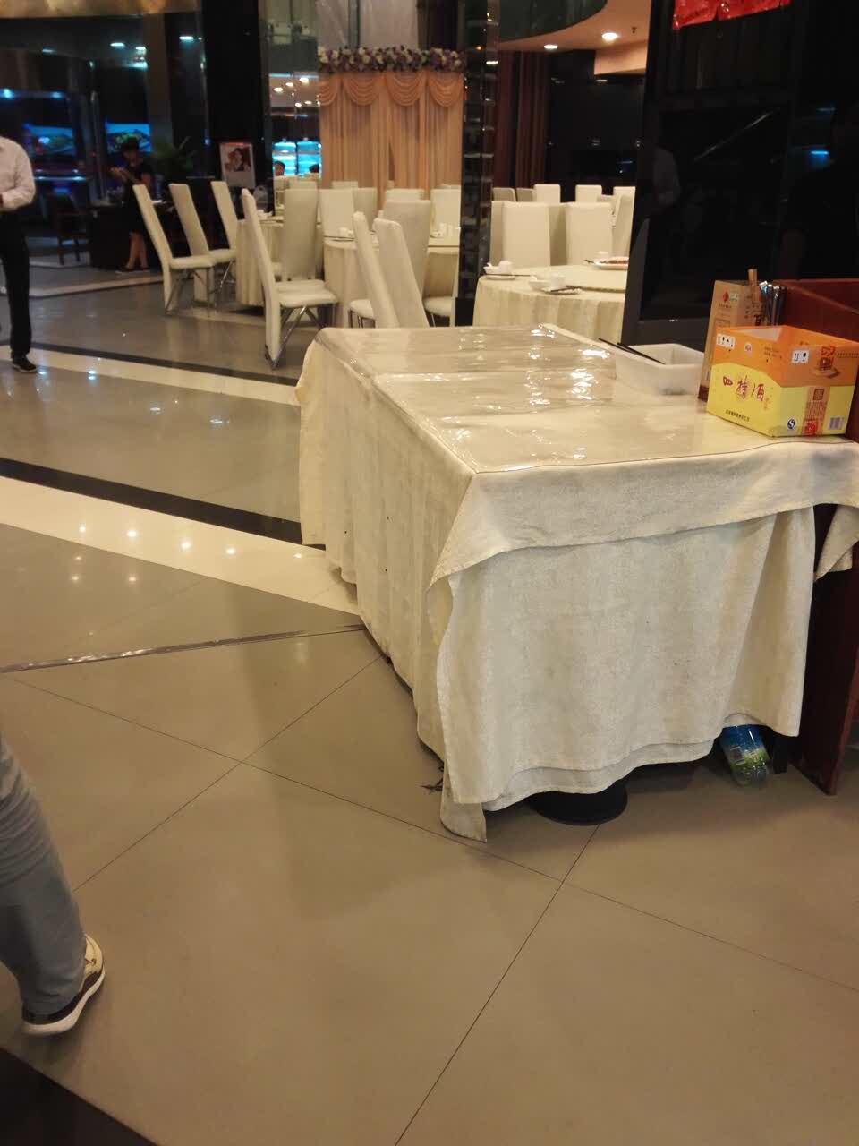 名厨世家(蓝天碧水店)