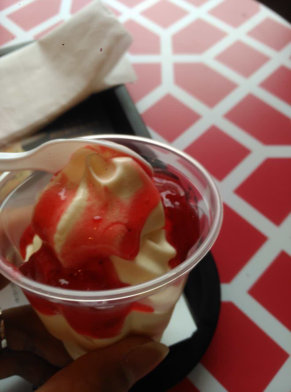 麦当劳的活动推广,5块钱草莓新地,不错哦. 2017-05-31有用 ( 0)