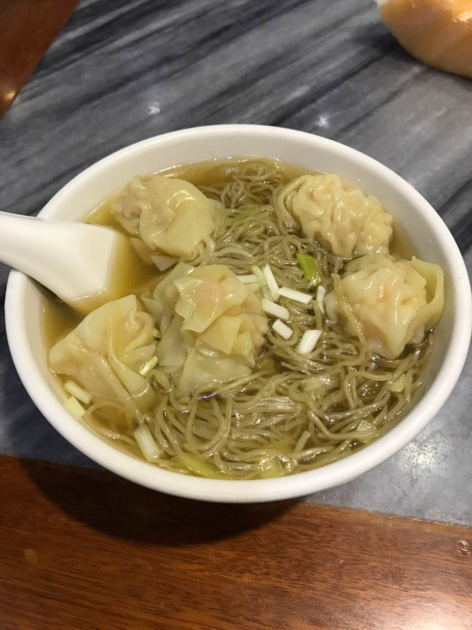 2022竹园竹升面(西关总店)美食餐厅,云吞很好吃,里面有鲜虾,竹.