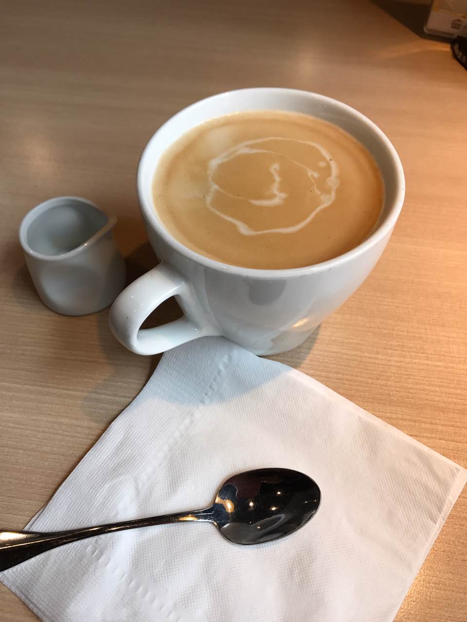 经常来比锦华万达必胜客味道好些总之是理想的家人就餐和喝咖啡的好