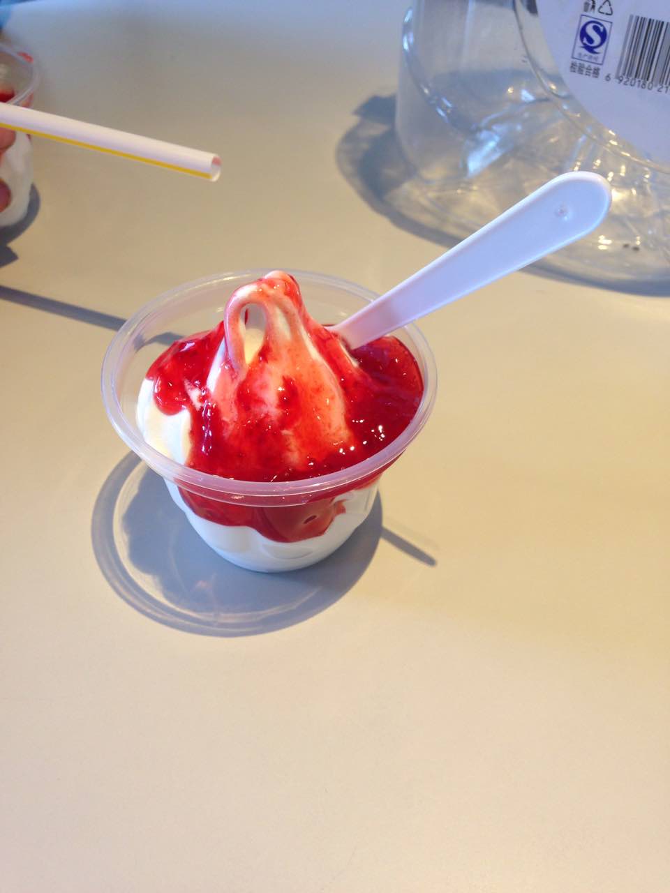 2022麦当劳(亳州光明路店)美食餐厅,草莓味十足,麦当劳餐厅冰激.