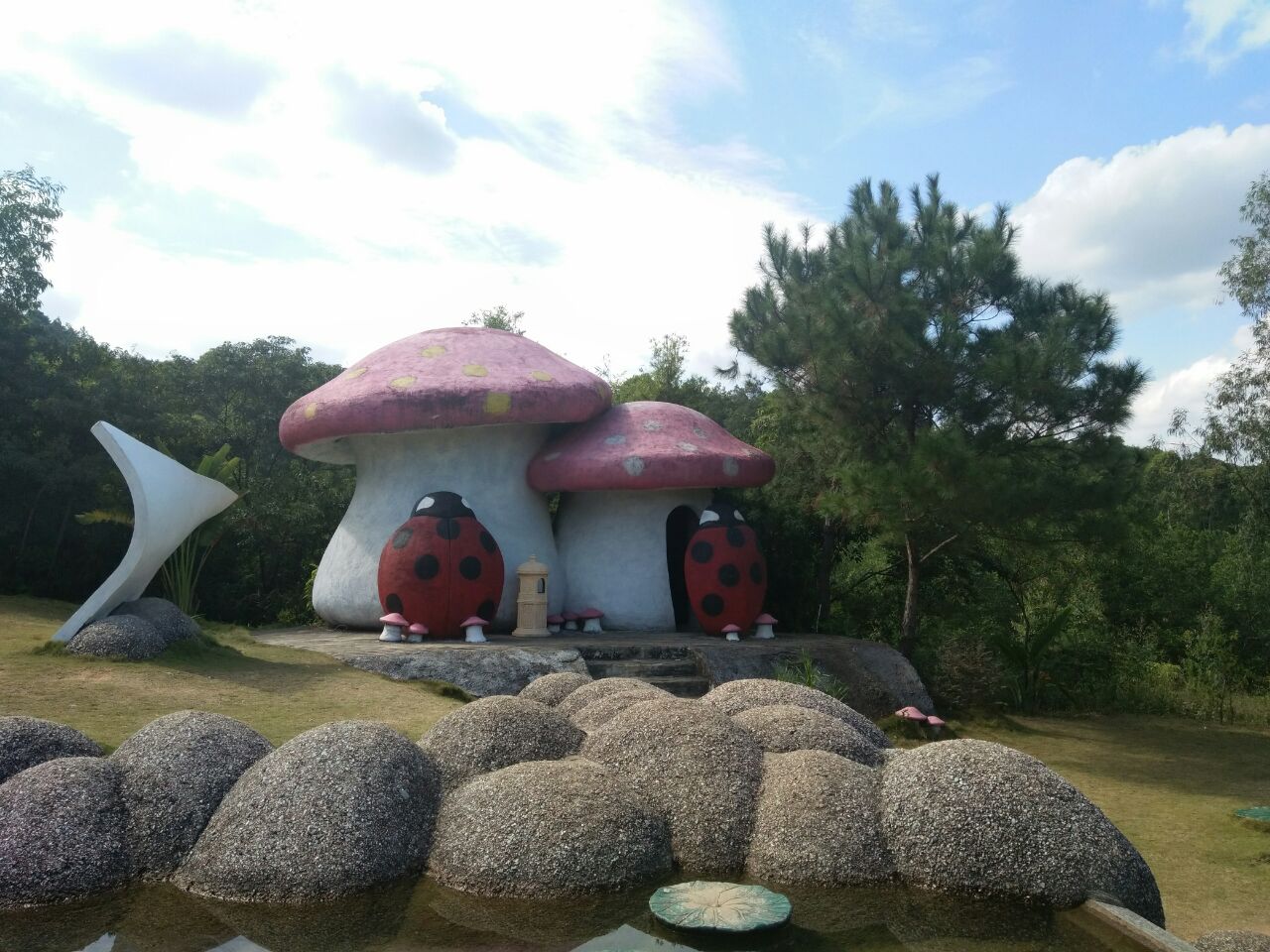 潮州绿太阳的游乐设施图片