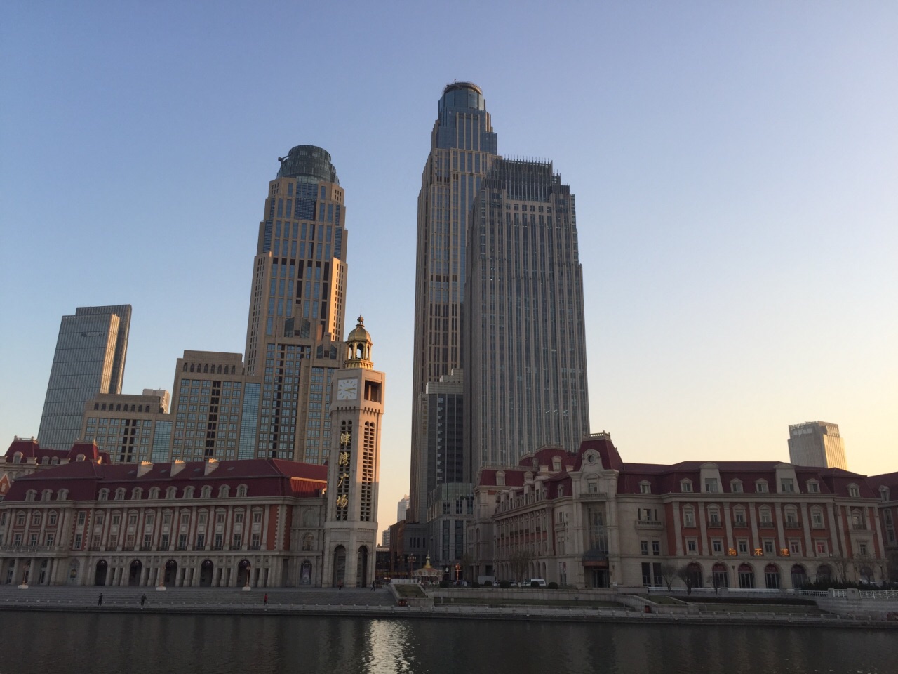 【携程攻略】天津比如世界景点,广场很大,游客不多,气温较低,人气不旺