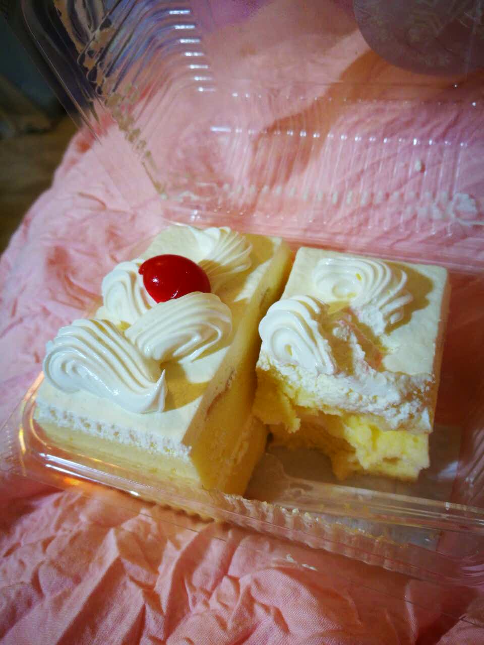 【携程美食林】上海静安面包房(宜山路店)餐馆,蛋糕还可以,16元2块,有