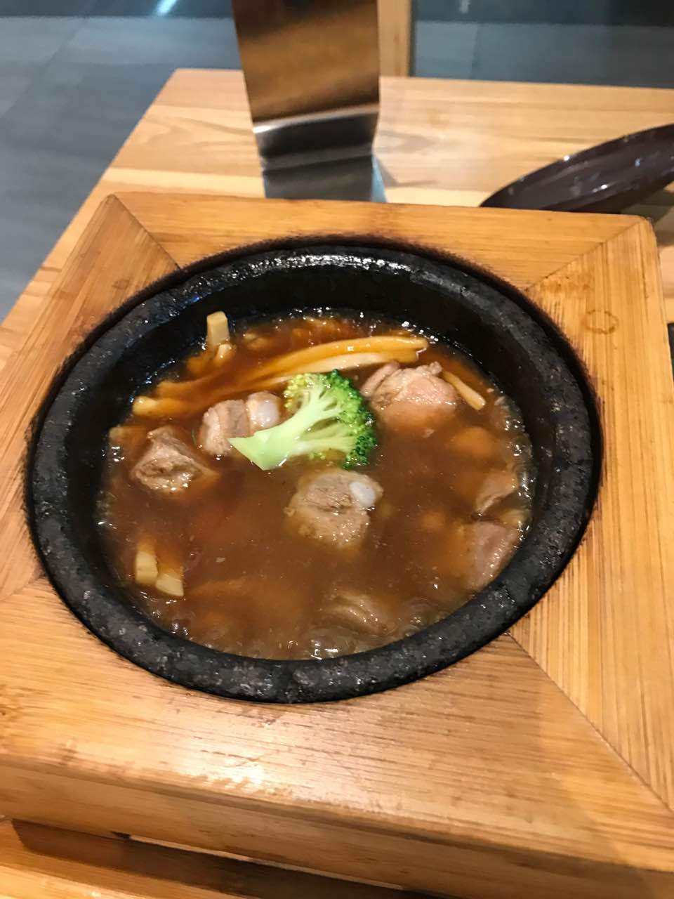 美頤美鮑汁排骨飯(繽果空間店)