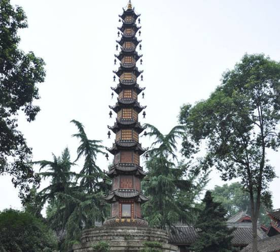 烧香拜佛在成都 热爱生活显虔诚