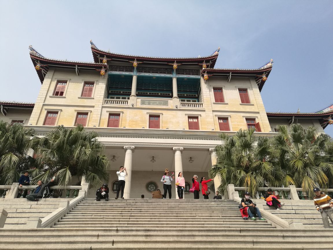 【携程攻略】重庆人民大礼堂景点,人民大礼堂就在三峡博物馆对面，是重庆市政府部门开各种重要会议的地…