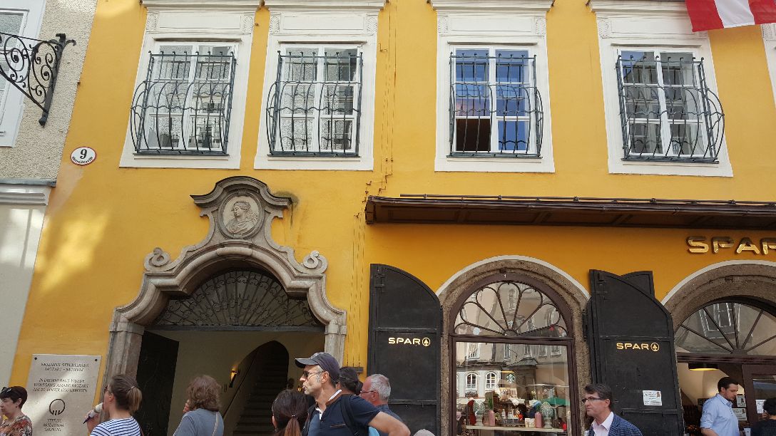 莫扎特出生地mozarts birthplace