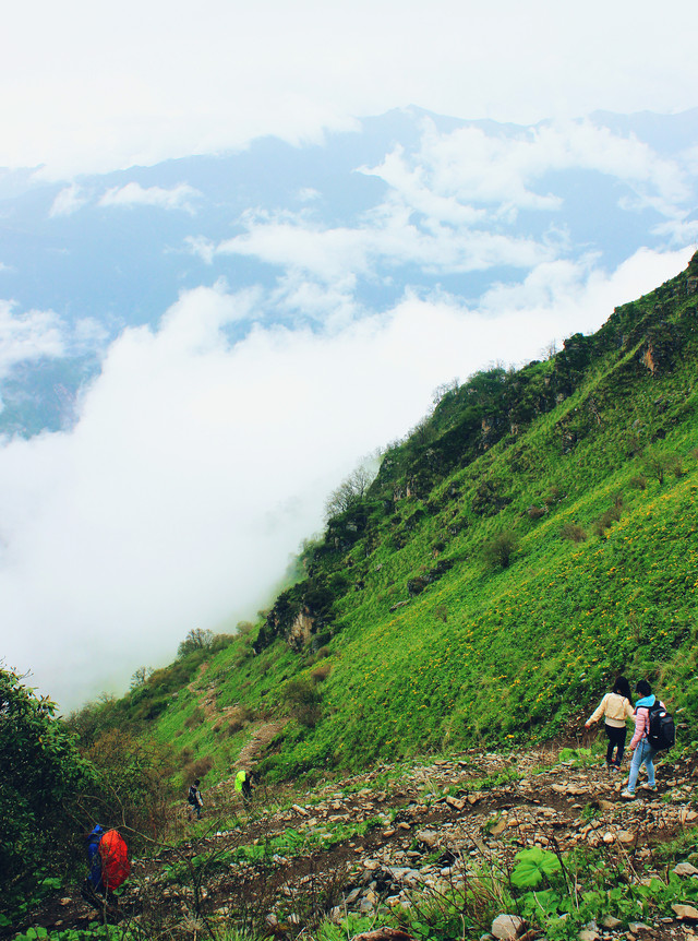 彩虹歌∣九顶山徒步二日行记