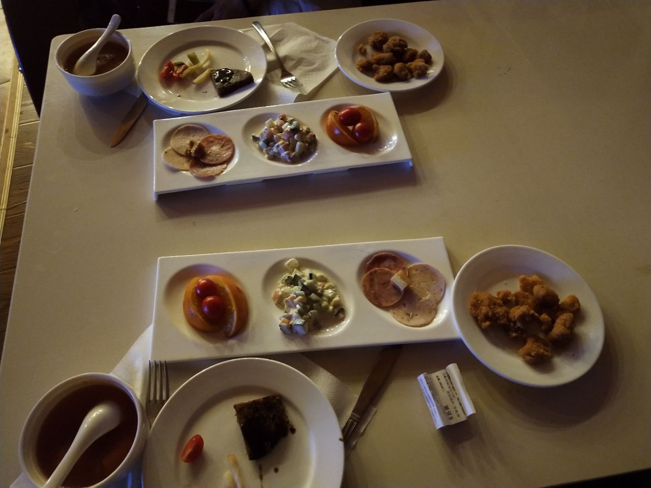 2023套娃景区西餐演绎玩乐攻略,草原是那么美好,被这种商业.