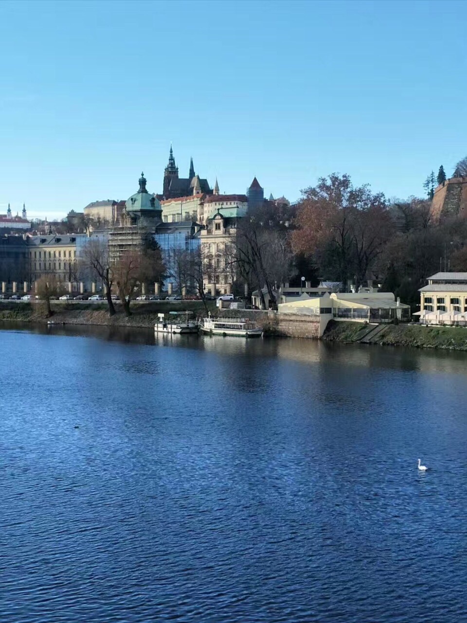 伏尔塔瓦河背景图片