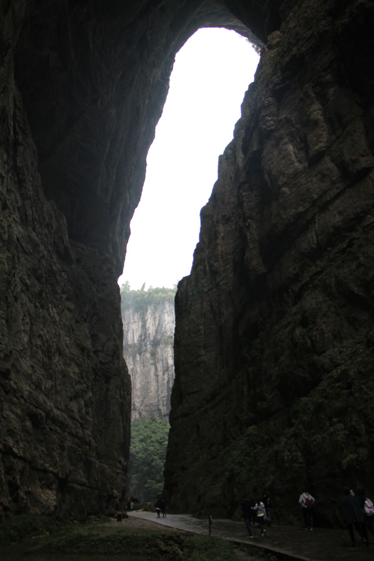 张家界天门山翻水图片