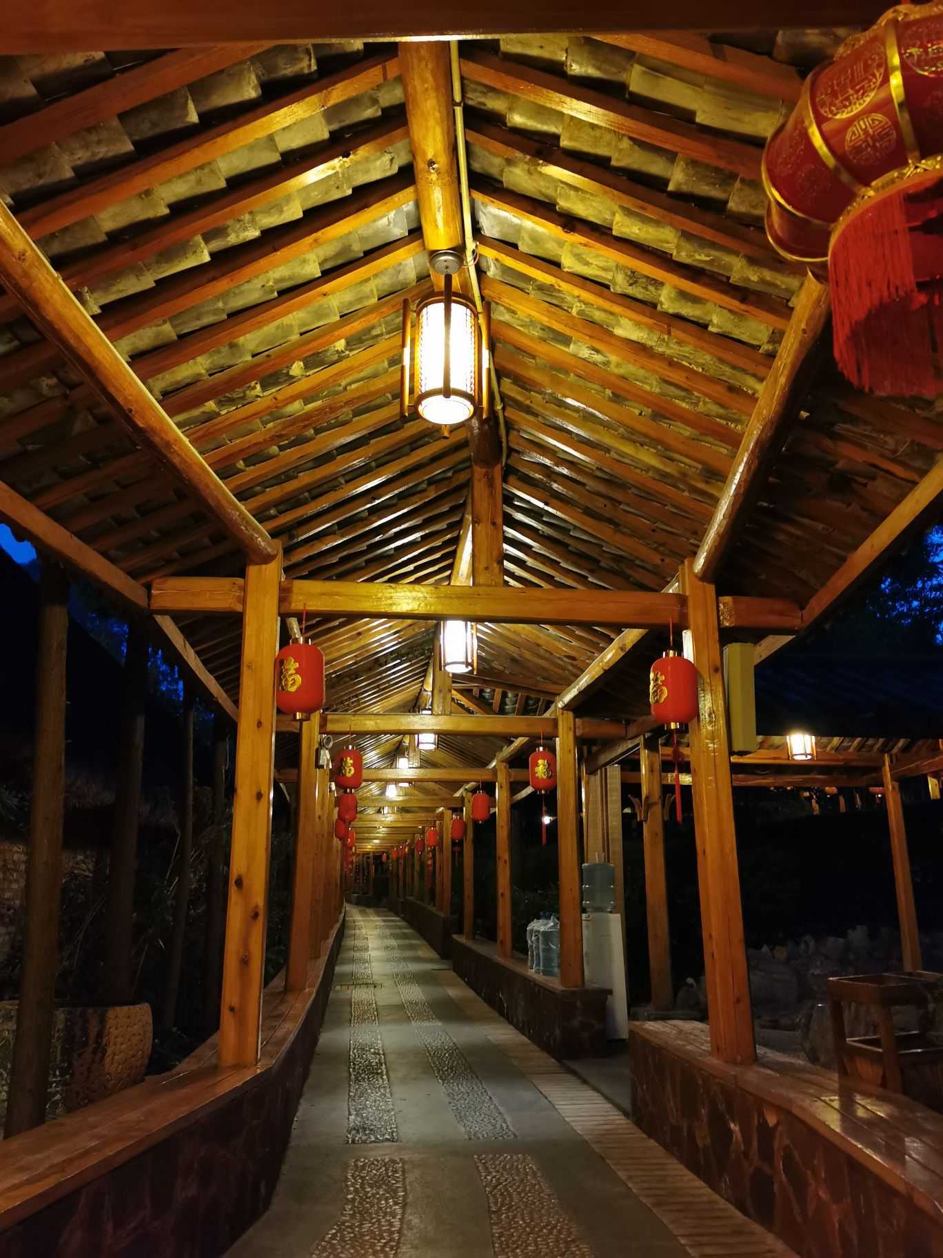 汤池热水河温泉