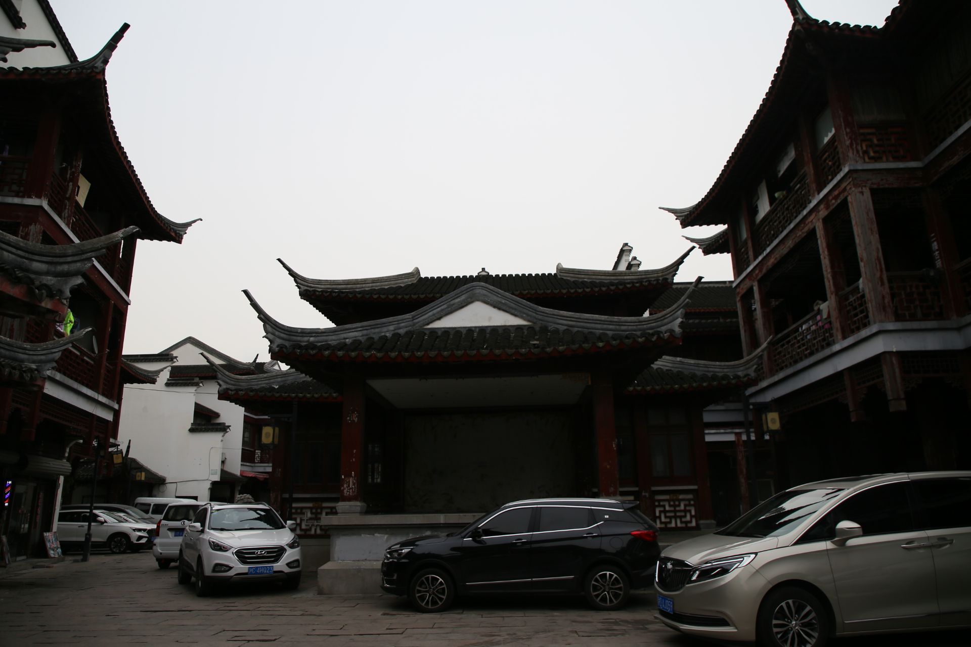 上海泗泾古玩城购物攻略,泗泾古玩城物中心/地址/电话/营业时间【携程