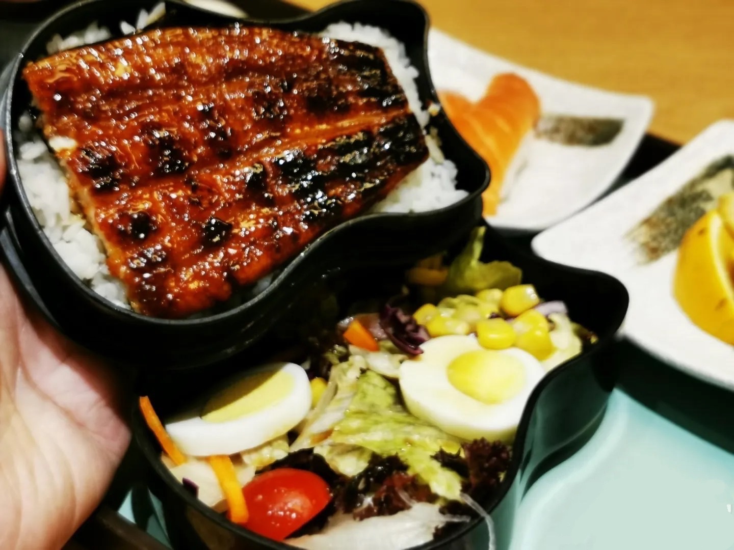 徐家汇美罗城一个人的午餐 群里小伙伴说美罗城正在举办""半价享美食