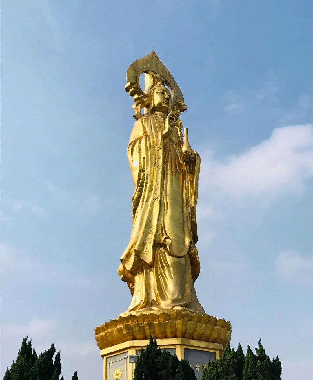 广州莲花山一日游攻略(广州旅游必去十大景点排名)