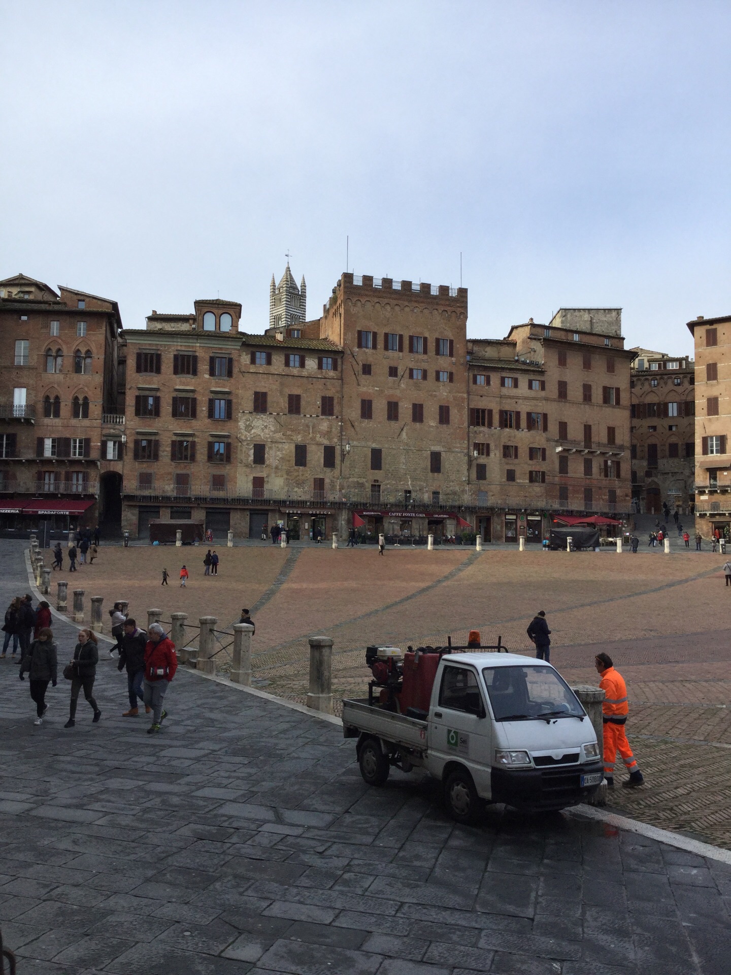 锡耶纳田野广场好玩吗,锡耶纳田野广场景点怎么样_点评_评价【携程