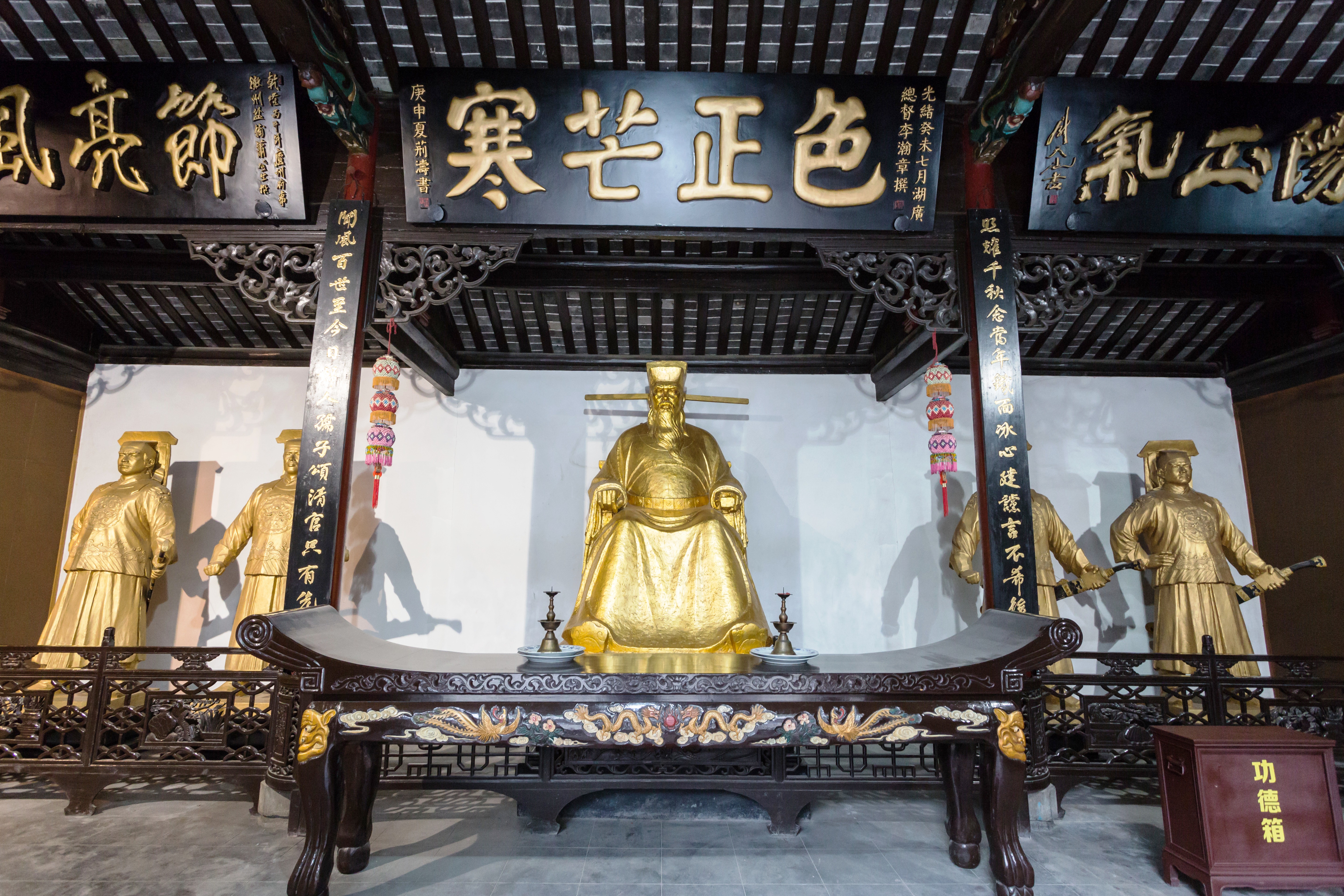 宁国路龙虾美食街 概况 点评 推荐 1/3 宁国路龙虾美食街 0 安徽省