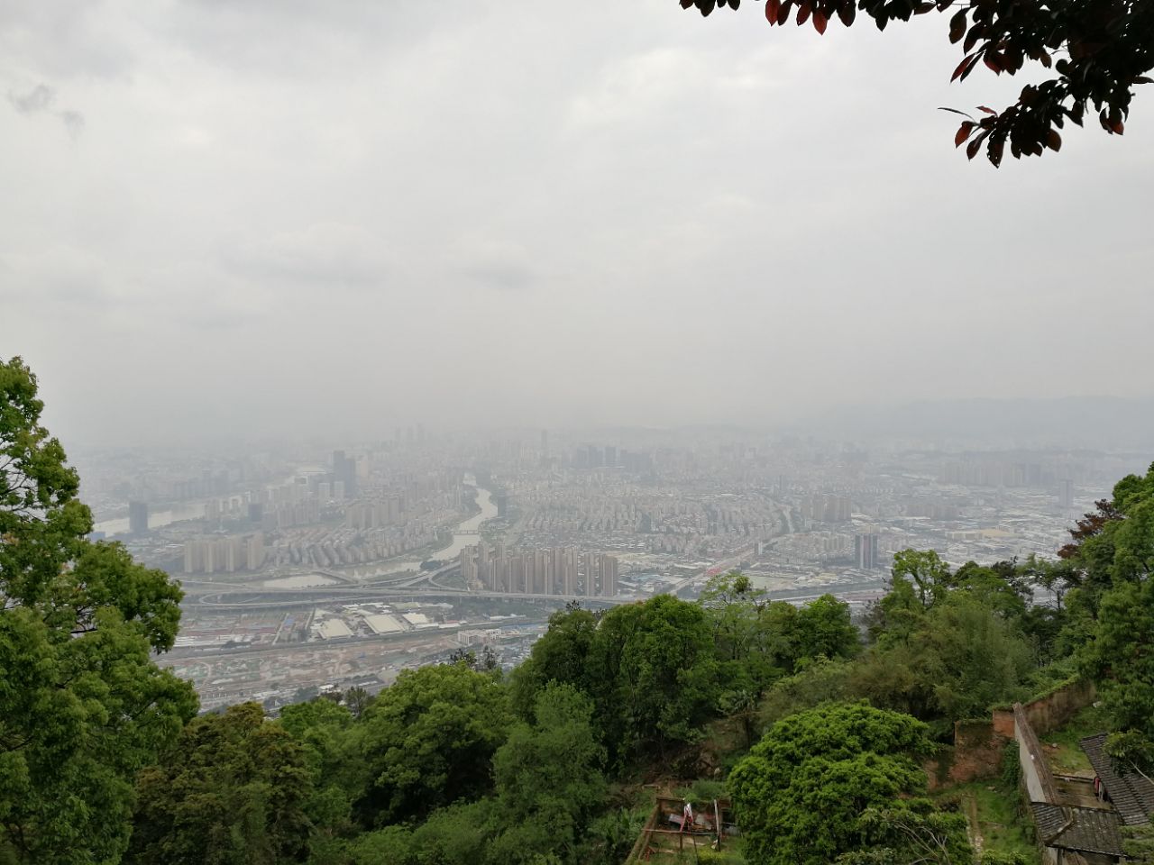 【攜程攻略】福州鼓山景點,騎車上去的,風景不錯.山頂比較陡峭.