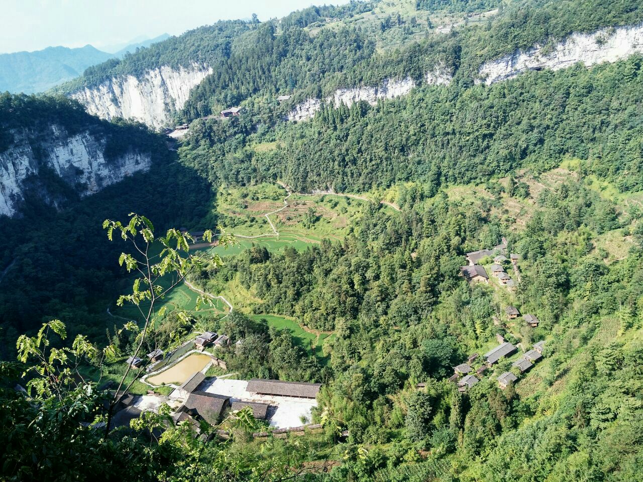 天坑寨子景区