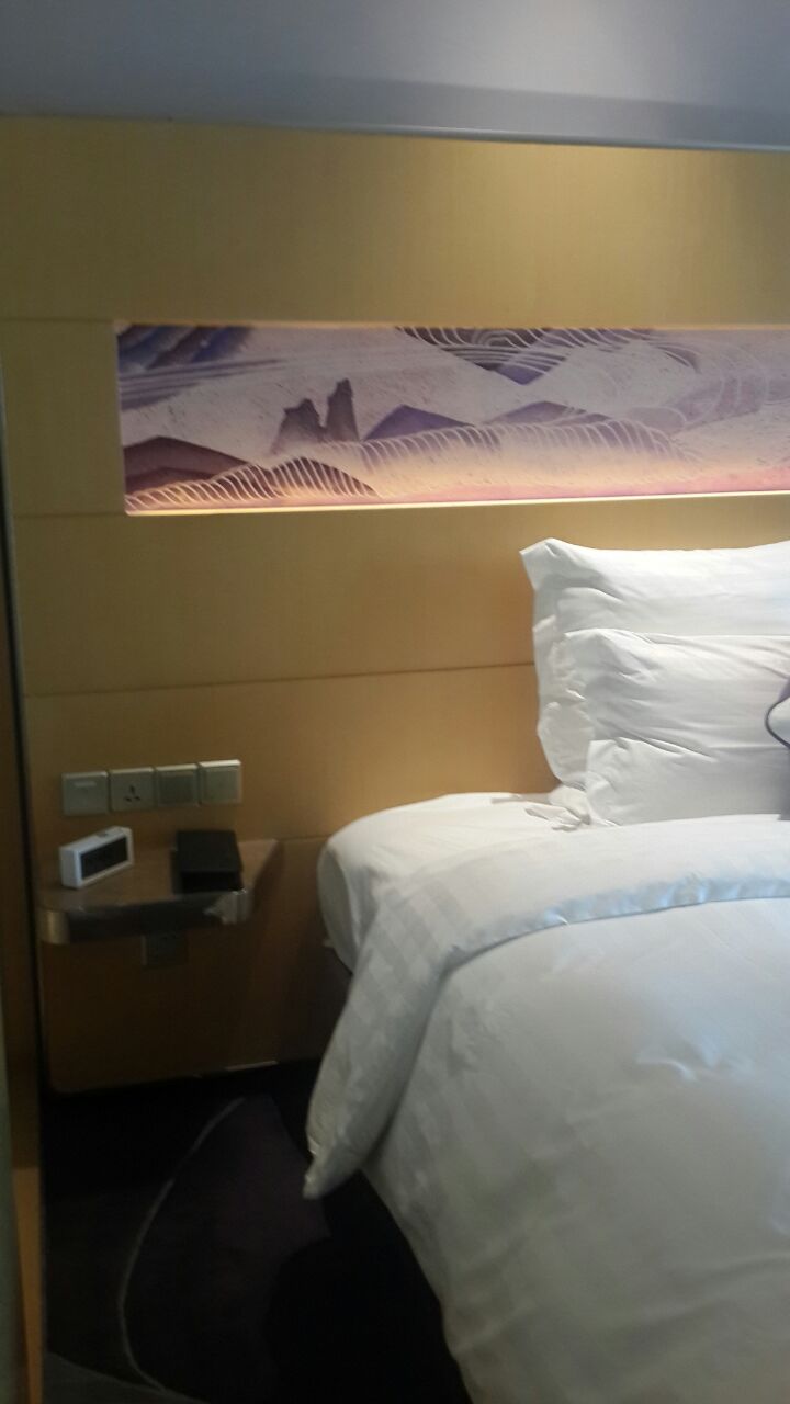 卫生间和淋浴室是分开的,方便很多,卫生条件也不错.